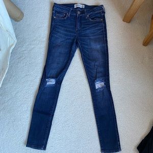Destroyed A&F Super Skinny Jeans